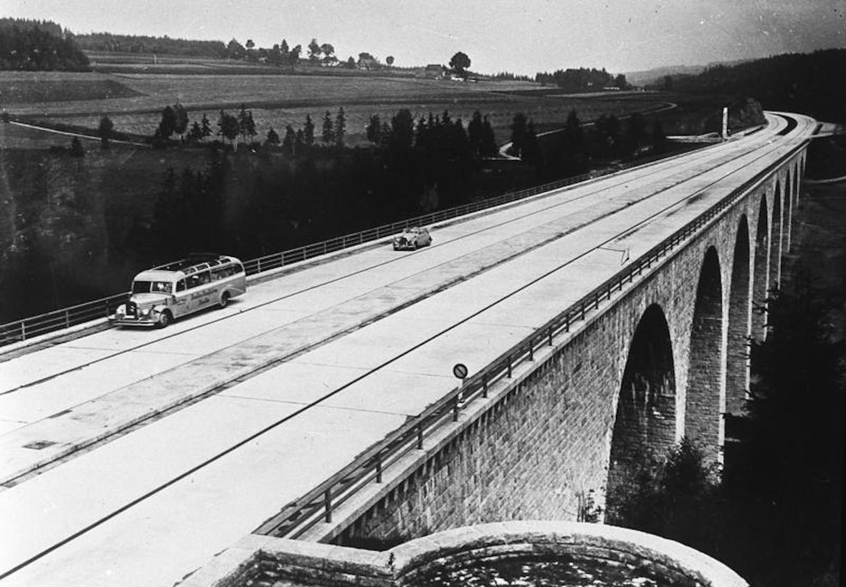 90 éves az első német autópálya, de ehhez Hitlernek nem volt köze