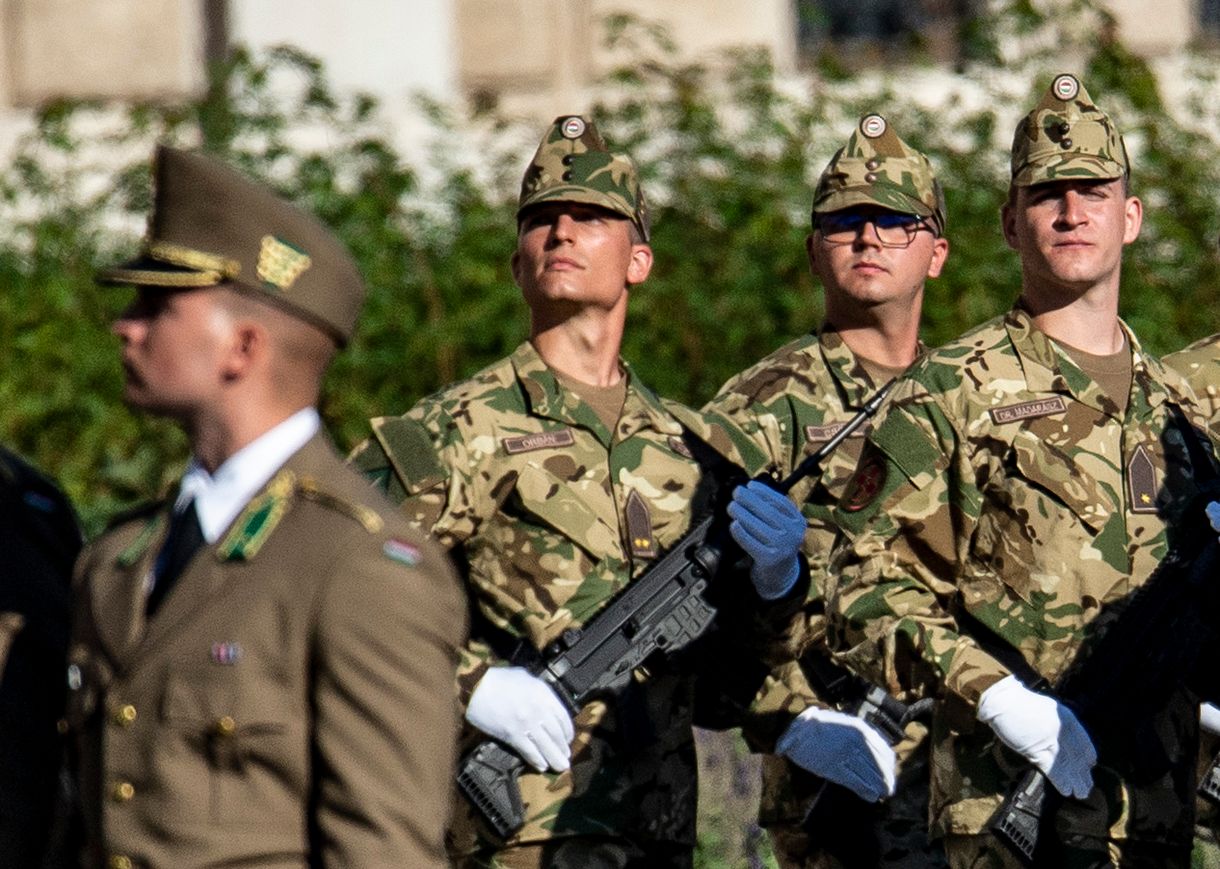 Orbán Gáspár tanácsot ad a honvédelmi miniszter kabinetjének