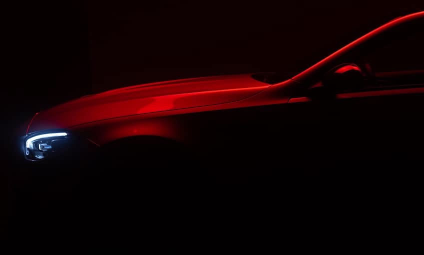 Jön a biturbó V8-ast hibrid 4 hengeres szívre váltó új Mercedes-AMG C63