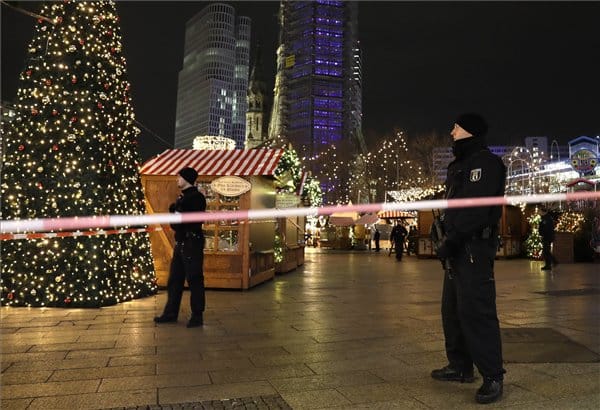 Befejezték a munkát a rendőrök a berlini terrortámadás helyszínén