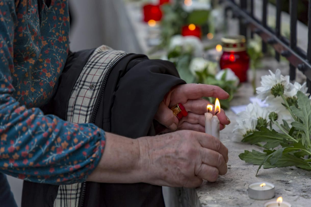 Várják a merülést, ezrével törlik az olcsó utakat - így látják a hajótragédia fejleményeit Dél-Koreából