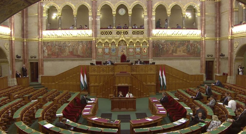 Kétnapos rendkívüli ülést tart a Ház