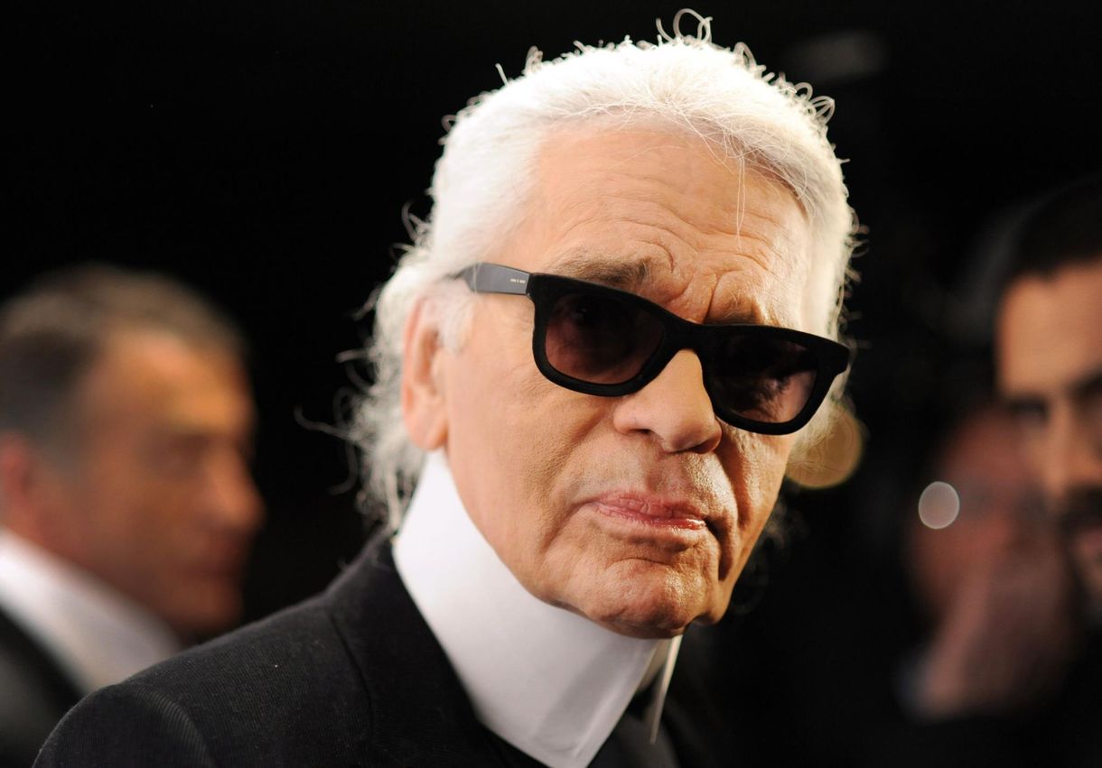 Kíméletlen, súlyfóbiás nőgyűlölő – nem mindenki emlékszik jó szívvel Karl Lagerfeldre