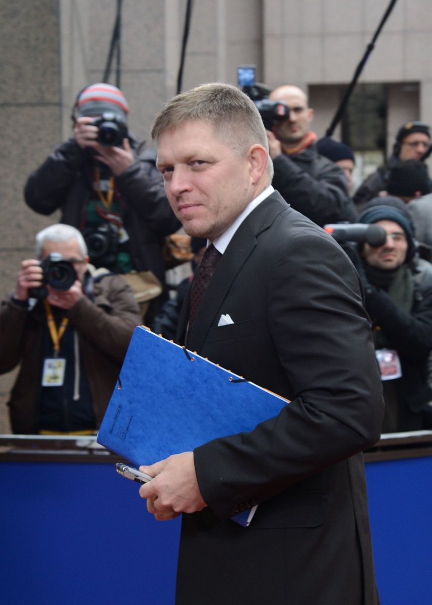 Fico elmegy Putyinhoz a győzelem napi ünnepségre