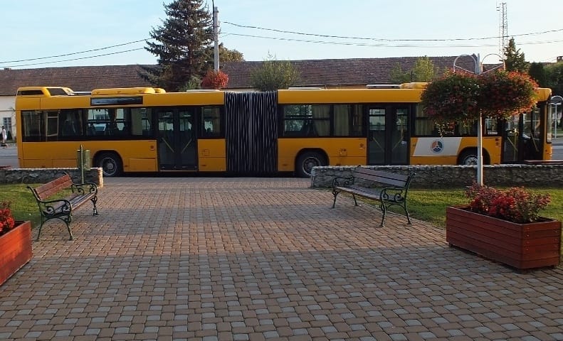 Ecetet öntöttek egy buszsofőr arcába Borsodban