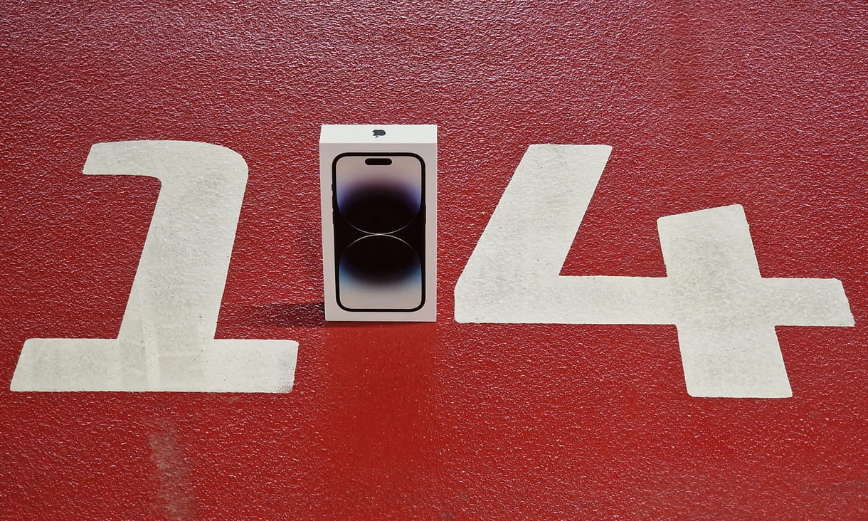 A legrosszabbkor ütött be a baj: hiány lesz iPhone-ból, dagadnak a várólisták