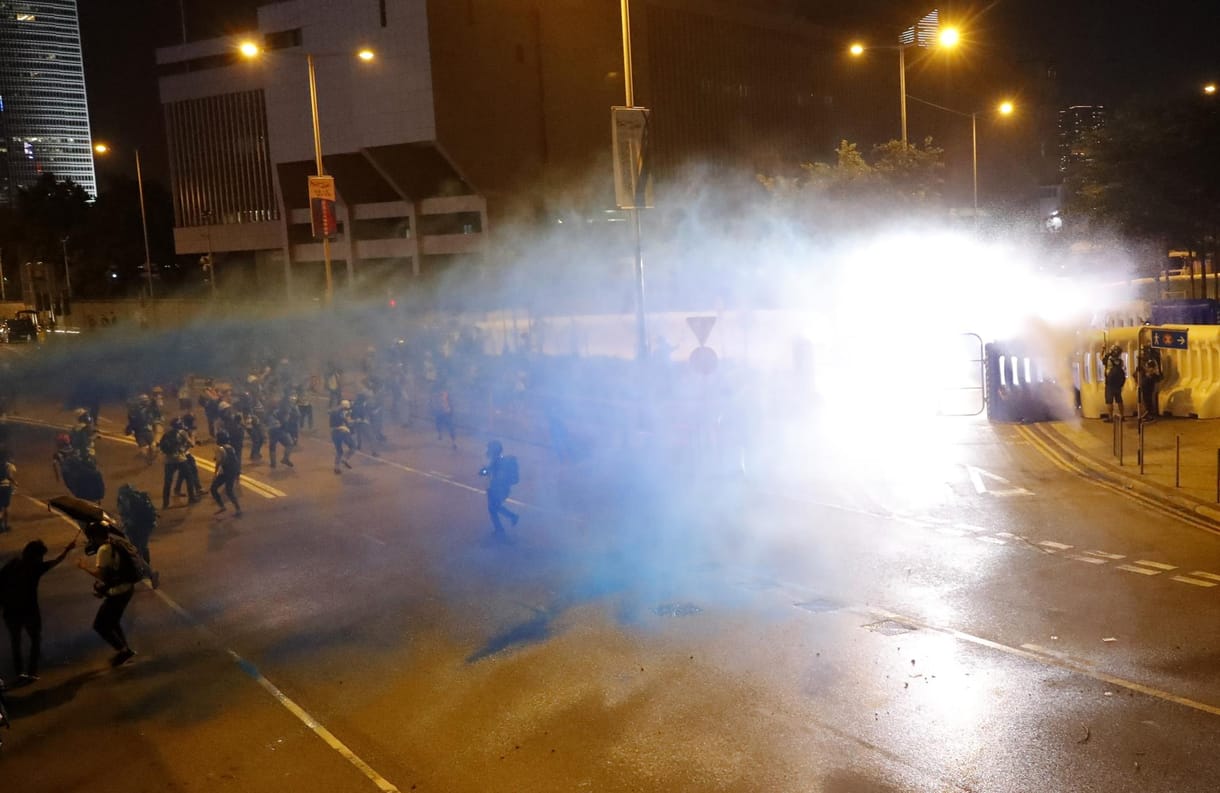 Brutális tüntetésre számítanak ma Hongkongban