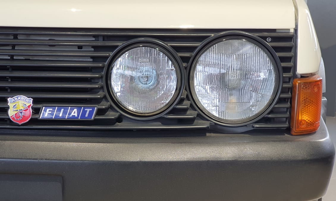 Időgépbe ültünk: ilyen egy alig használt szupersportos Fiat a 80-as évek elejéről