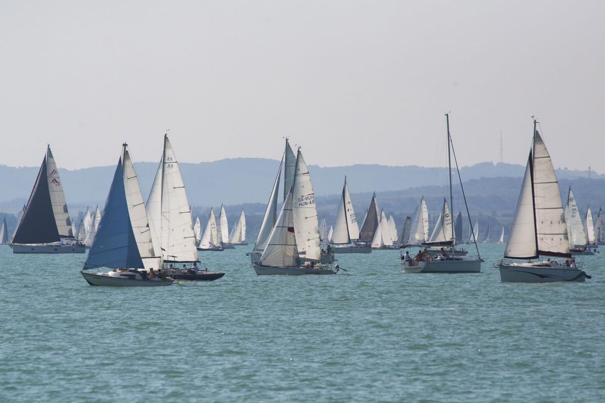 Mérnöki tanácsadásra adta a fejét a Balaton egyik ura