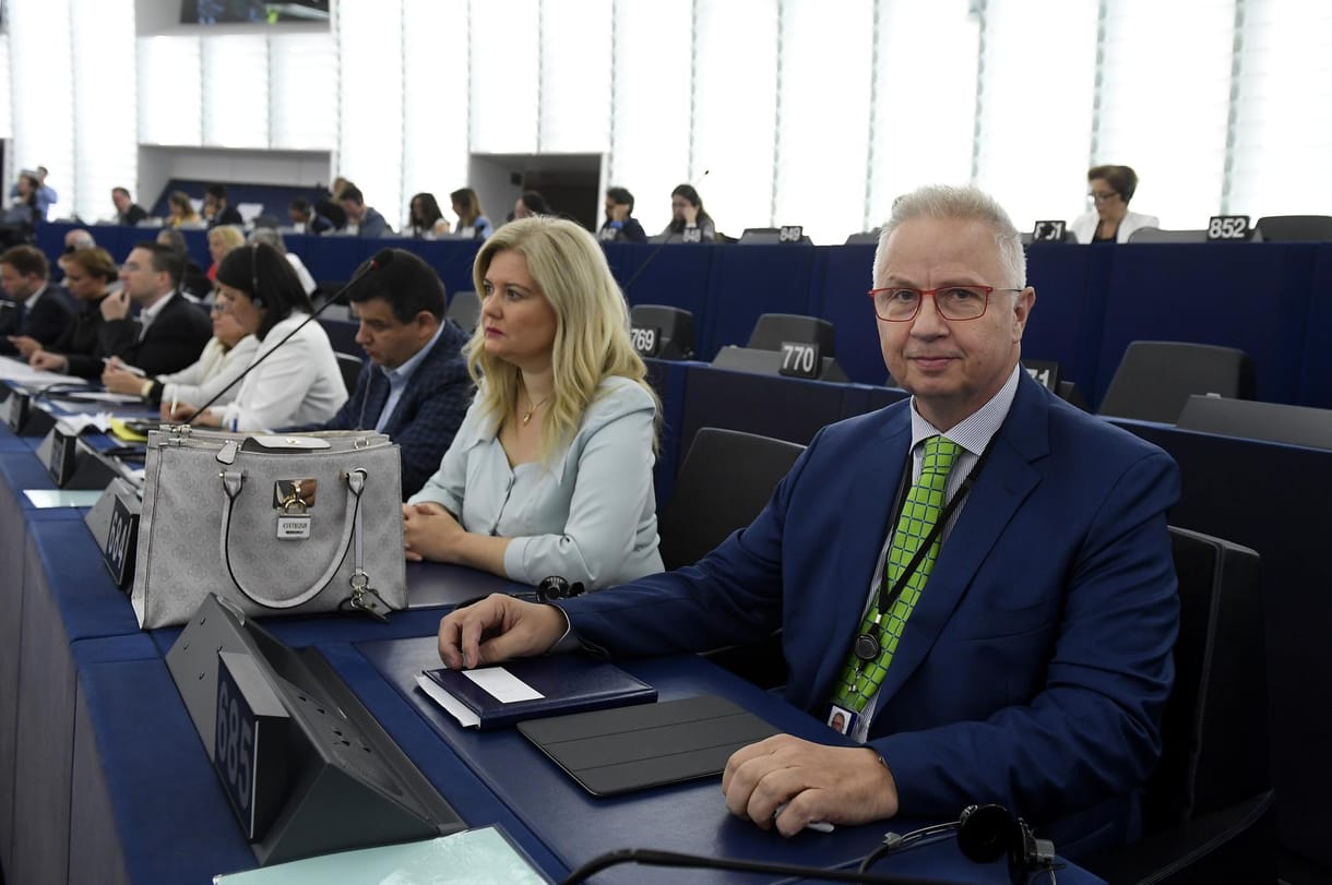 Trócsányi: „Politikusok kezében vagyunk”