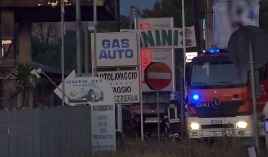 Robbanás történt egy olasz benzinkúton, ketten meghaltak – fotó