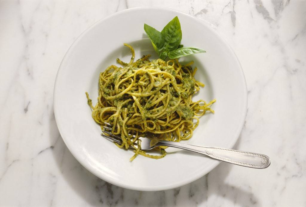 Nem elég olasz a zöld pesto? Lefoglaltak belőle hét tonnát a genovai kikötőben