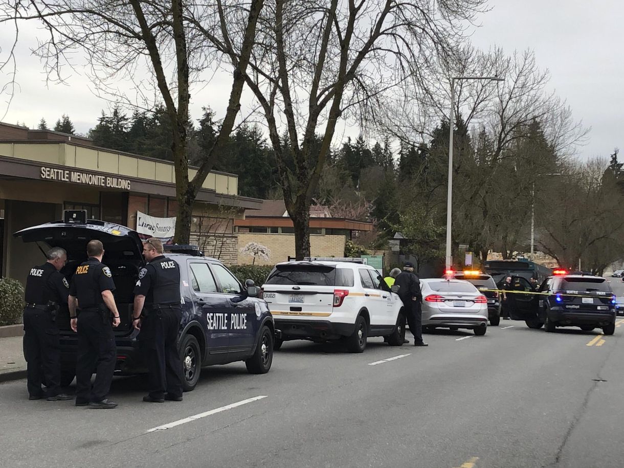Kereszteződésben kezdett lövöldözni egy férfi Seattle-ben