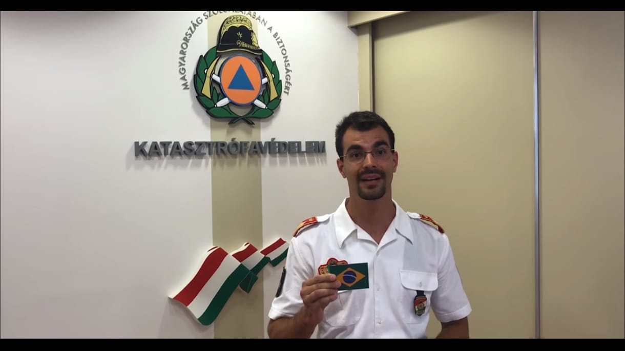 Videóban üzennek a magyar tűzoltók a lángoló esőerdőt oltó kollégáiknak