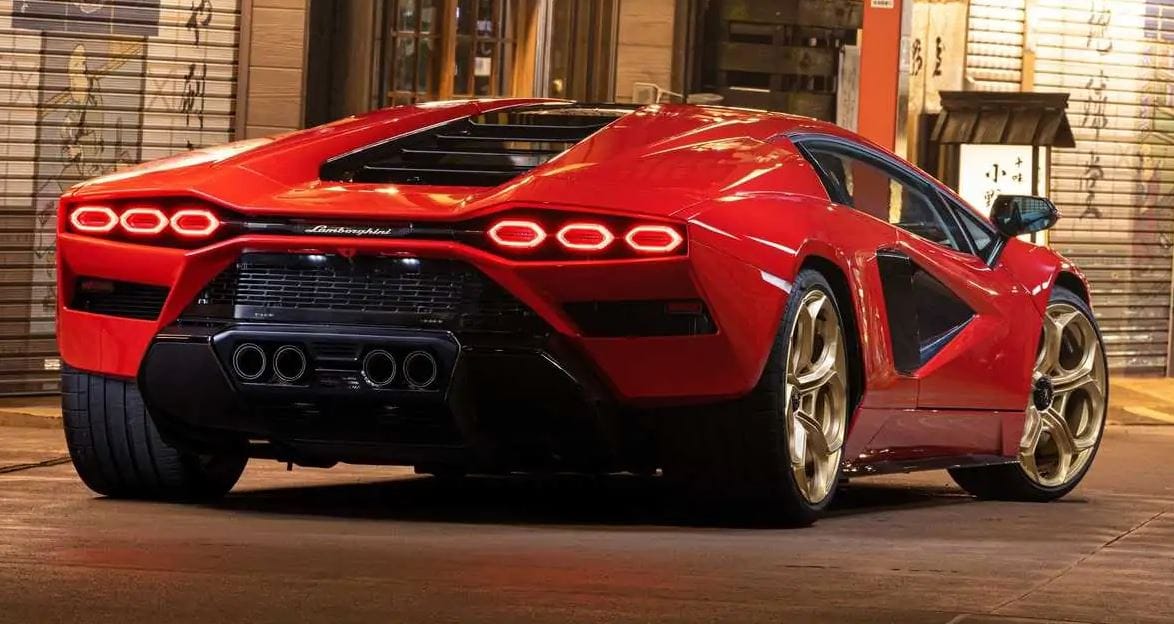 Visszahívták a retrocsoda Lamborghini Countach-t, mert lerepülhet az üvegteteje