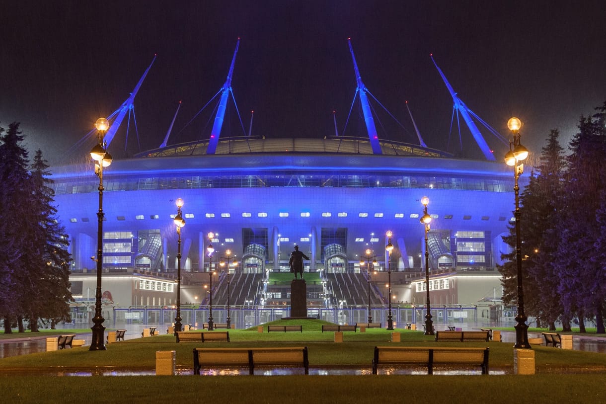 Már az oroszok is rájöttek: aki stadiont épít, ne felejtse el bekötni az áramot
