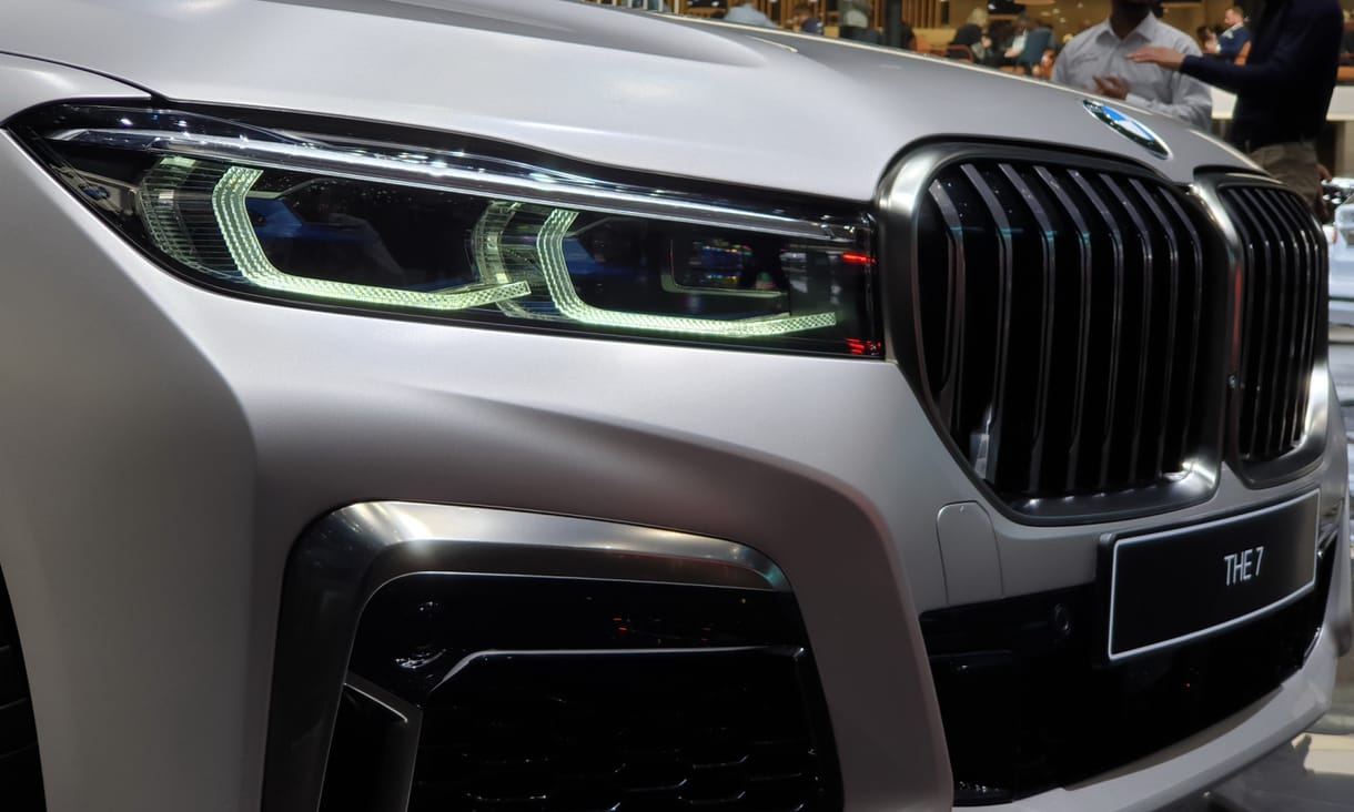670 lóerős luxus-villanyautóval csaphat oda a BMW a Teslának