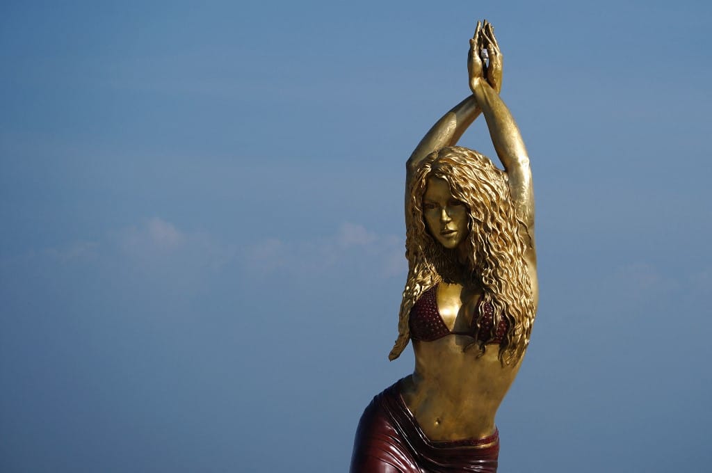Több mint 6 méteres bronzszobrot kapott szülővárosában Shakira