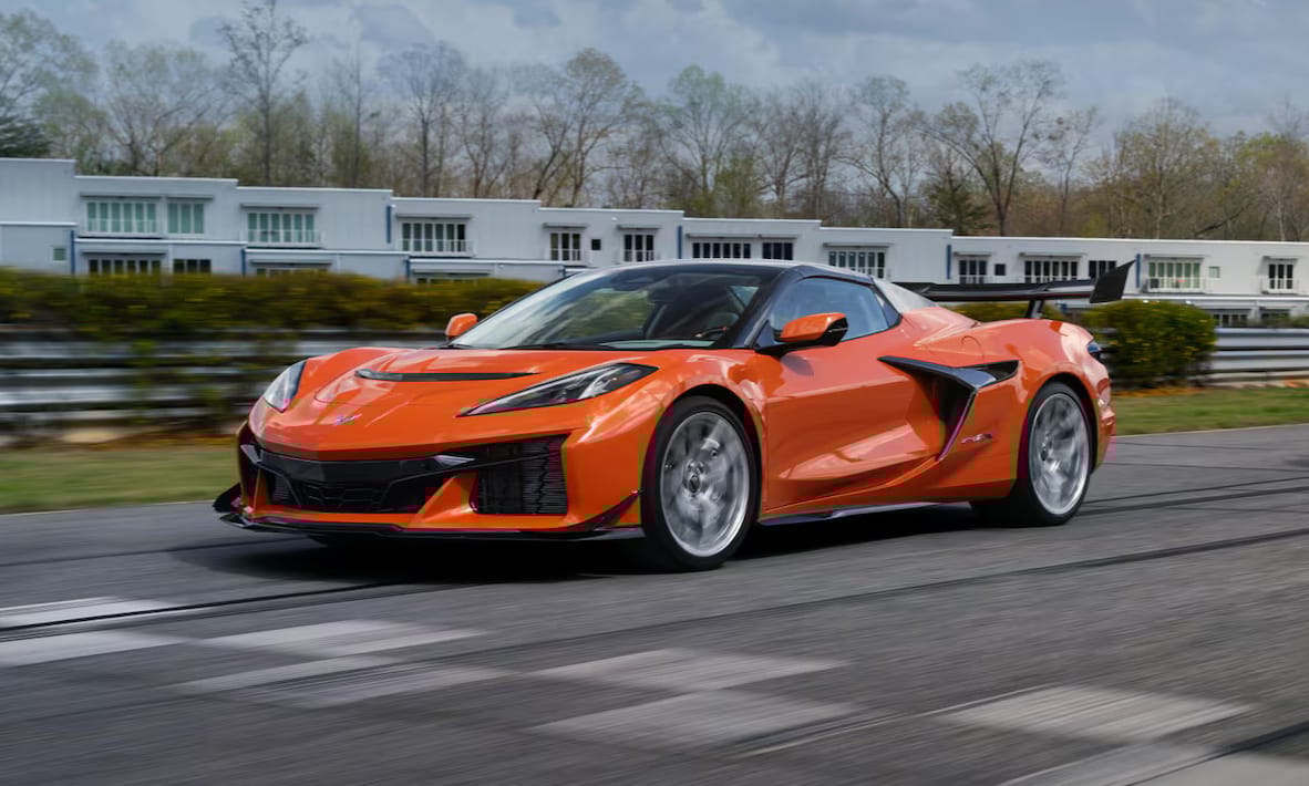 Villanyautókat aláz le gyorsulásban az 1268 lóerős V8-as új hibrid Corvette