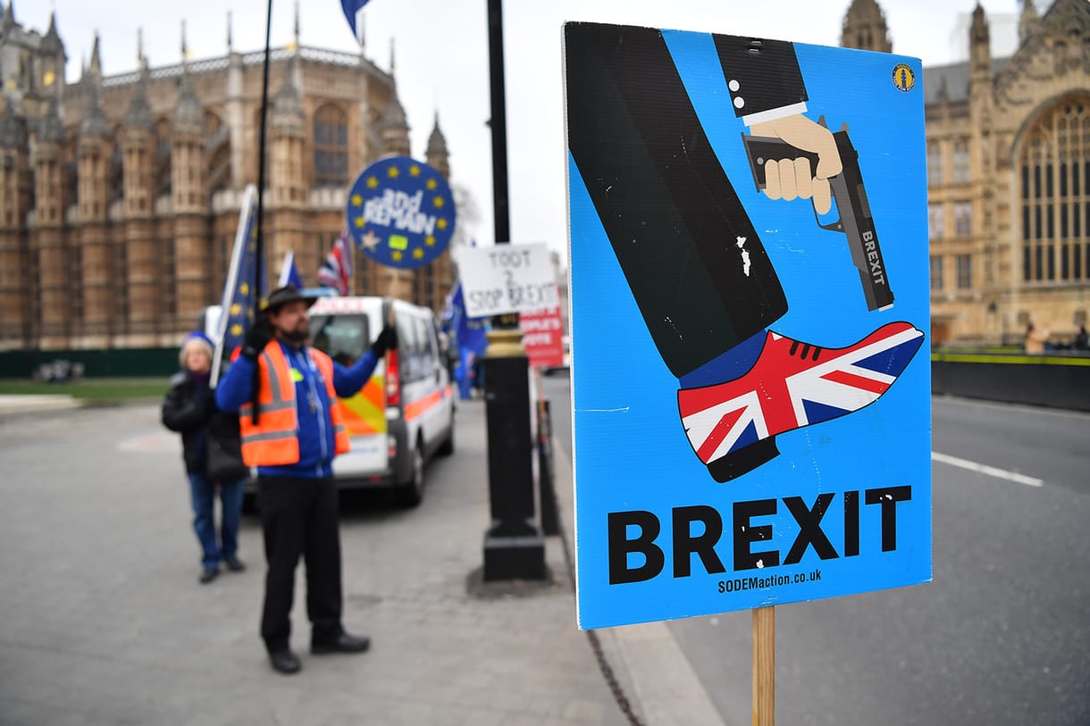 Rákényszerítené Theresa Mayt a Brexit halasztására a brit alsóház