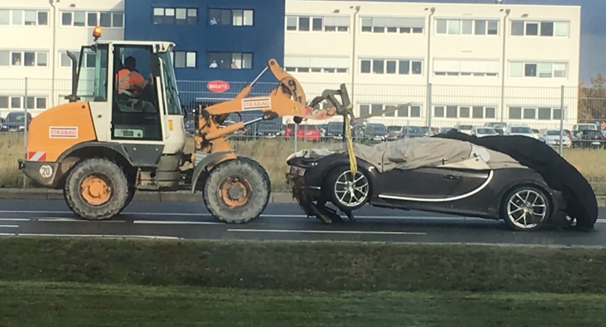 Valaki máris összetört egy Bugatti Chiront