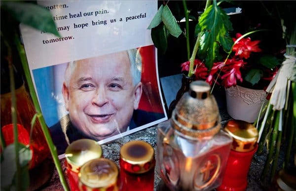 Kaczynskit és feleségét exhumálják először a szmolenszki áldozatok közül