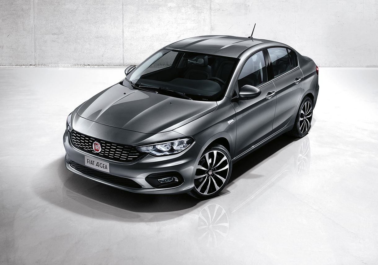Kelet-Európának szánt kompaktot mutatott be a Fiat