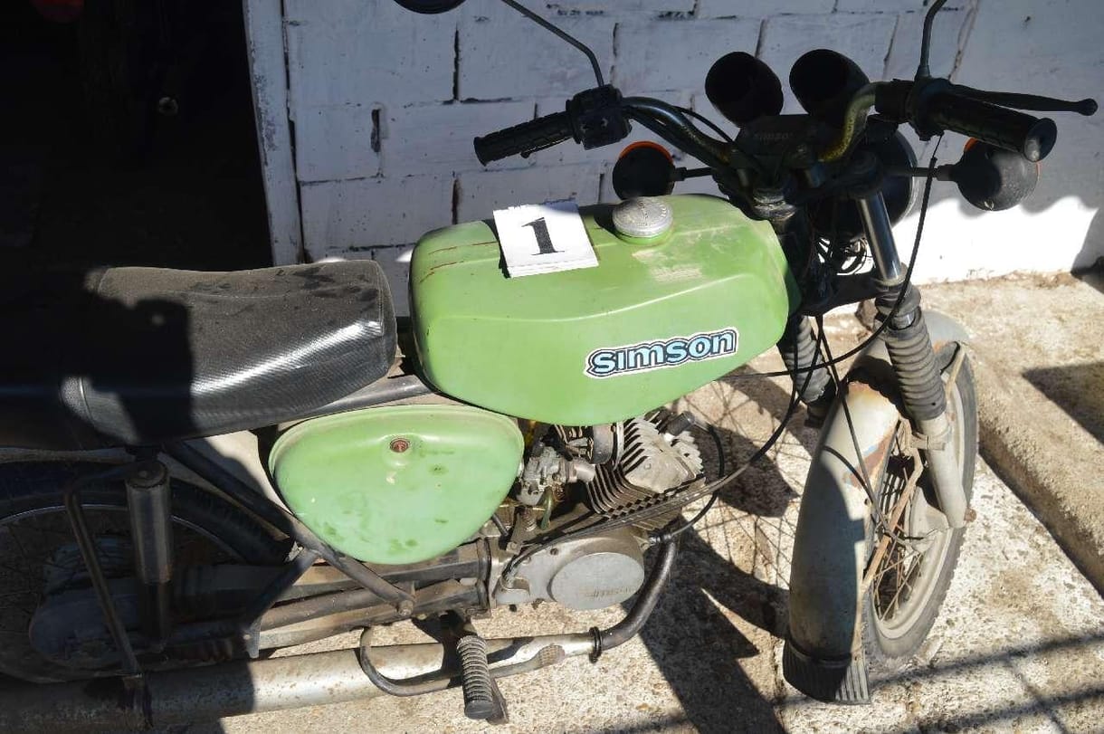 Öreg Simsonokra szakosodott három tolvaj