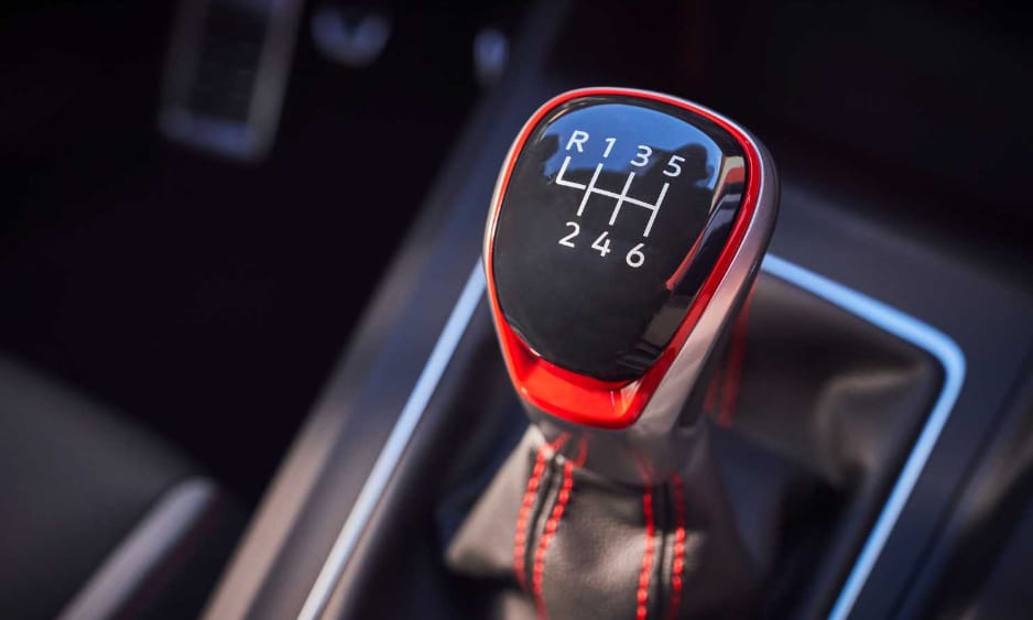 A VW nyugdíjba küldi a kézi váltót
