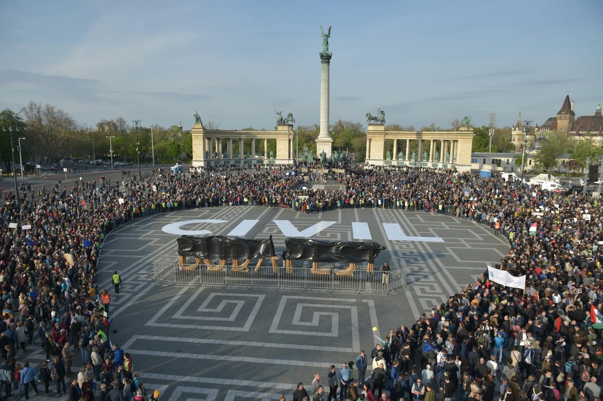 A mérget keveseknek szánja a kormány, de mindenki rosszul lesz tőle