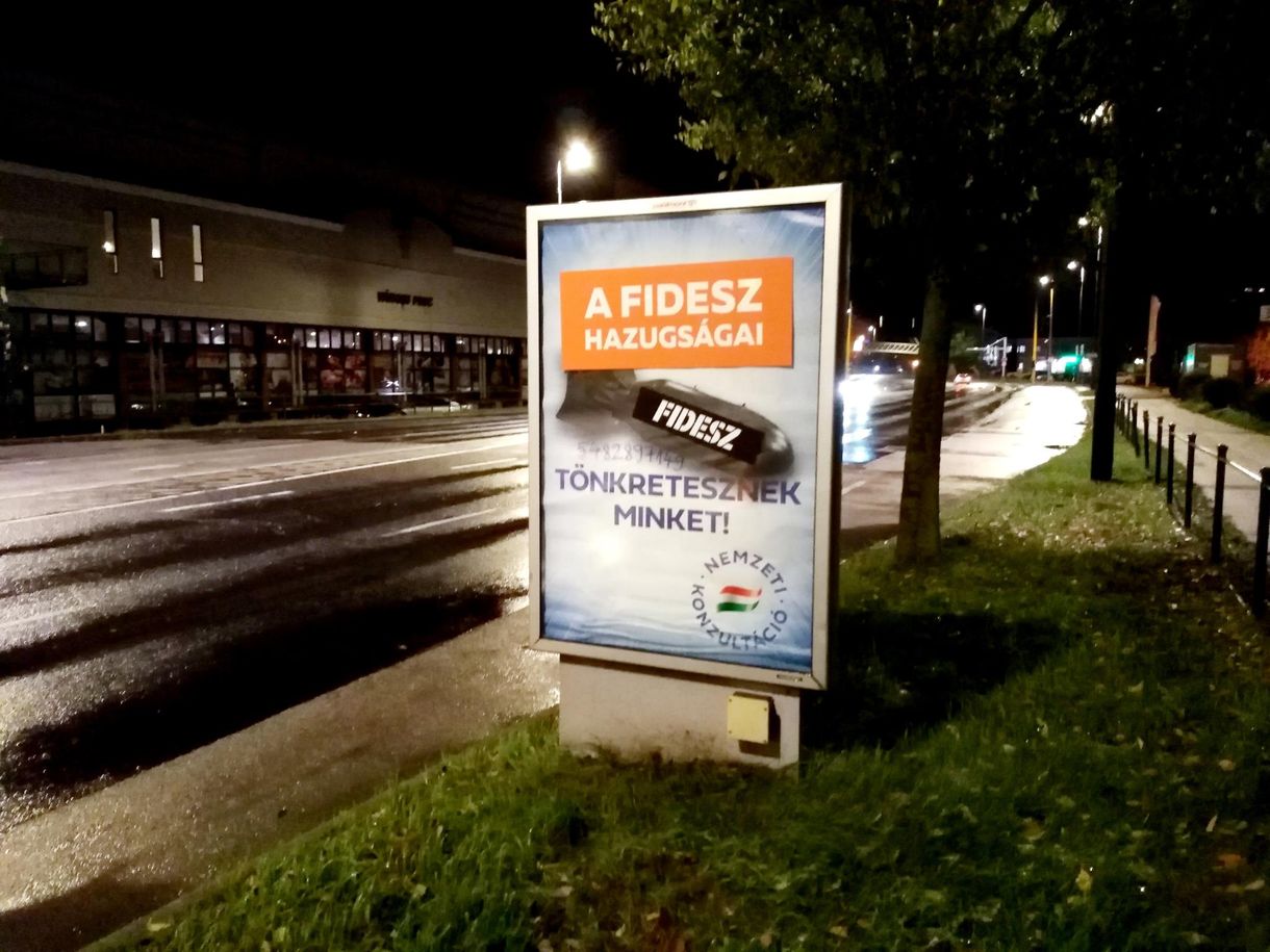 Még a fideszesek többségének sem tetszenek a bombás plakátok