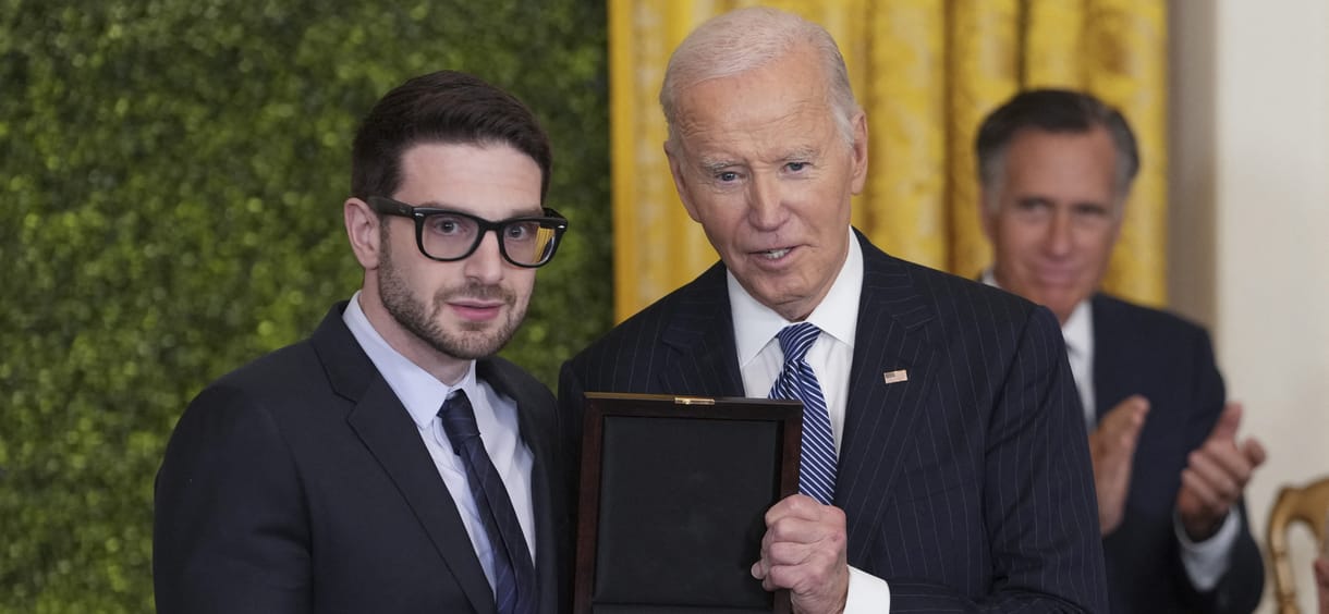 Joe Biden még utoljára kitüntette Bonót, Messit és Sorost is