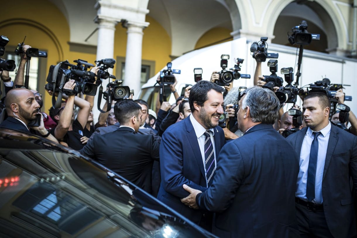 Orbán meghajolt Salvini előtt, mert tudja, ebben a meccsben nem ő a sztár