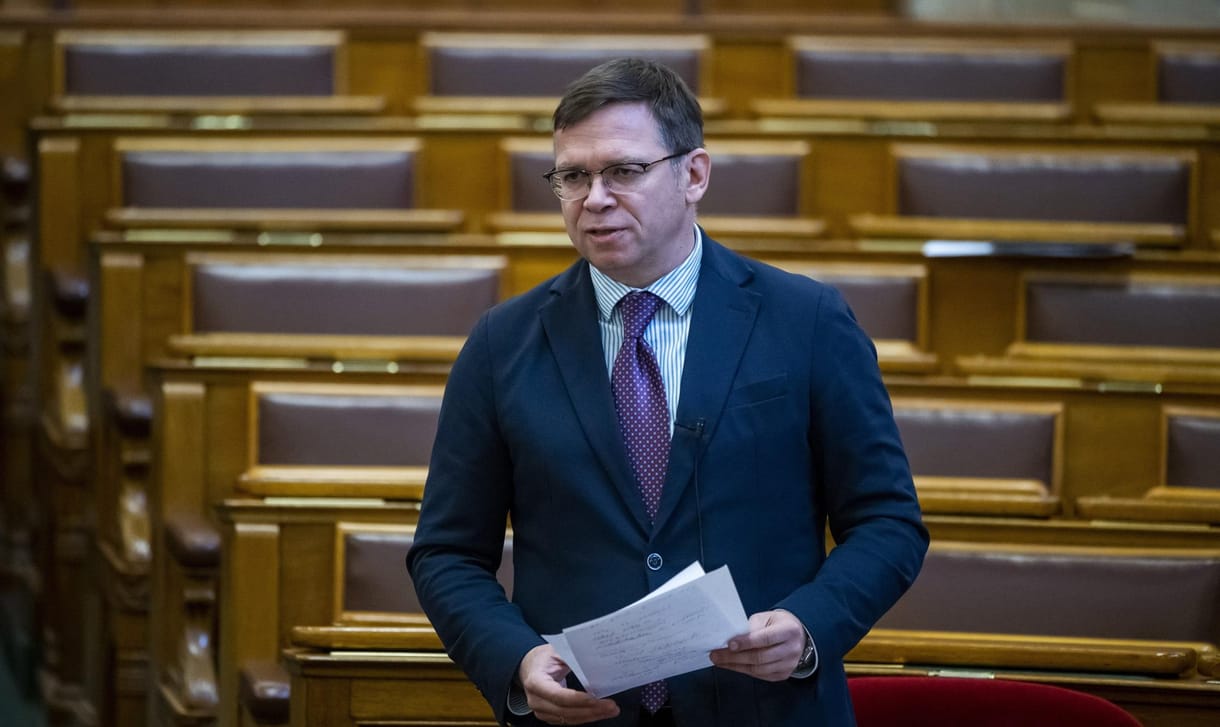 Távozik Fürjes Balázs a FINA vezetőségéből