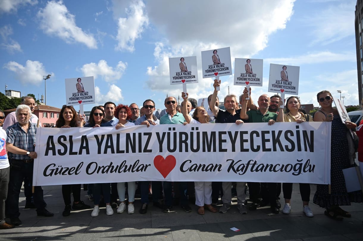 Kihúzta a gyufát Erdogannál, 10 év börtön várhat a török ellenzék motorjára