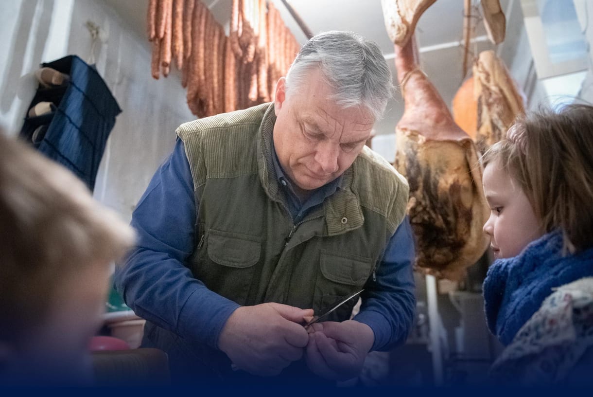 Orbán az unokáiról: „Falusiak ezek”