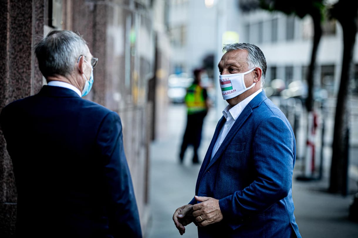 Elemzők a kormány járványkommunikációjáról: botrányosan rossz, szelektált, titkolózó