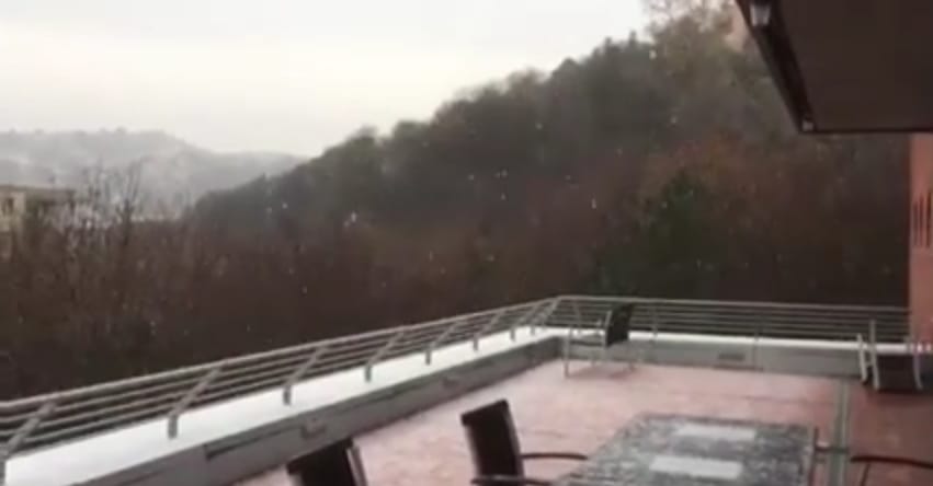 Videó: Így rúgta be az ajtót a tél ma reggel Óbudán