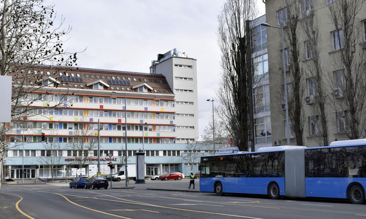 Már a 16-18 éves krónikus betegeket is beoltják a Heim Pál kórházban az egyik orvos szerint