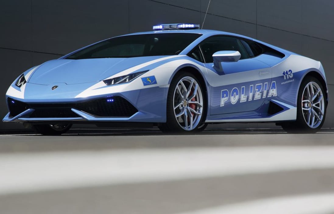 610 lóerős Lamborghinire bízták egy vese szállítását Olaszországban
