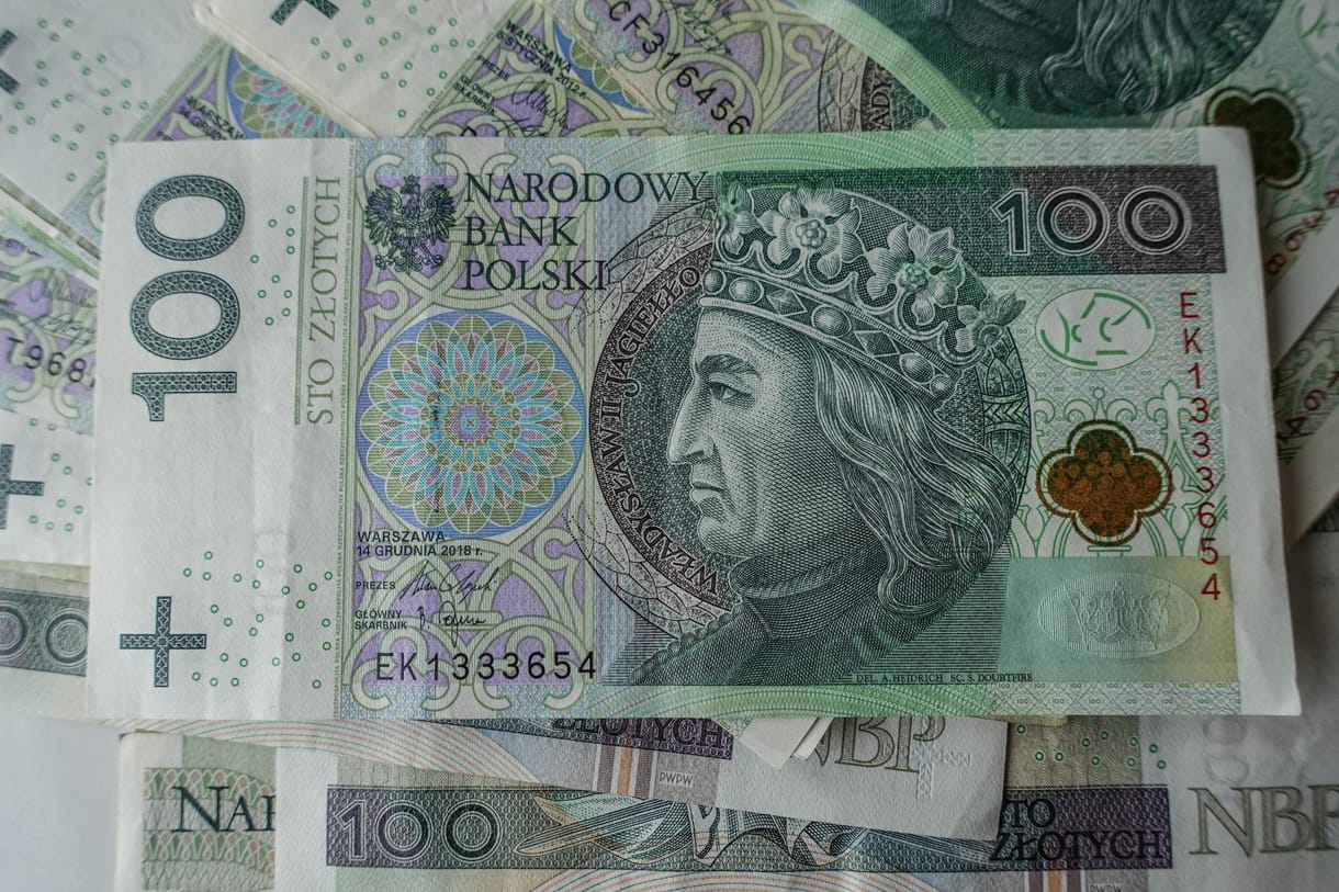 Uniós beleegyezés nélkül is csökkenti az áfát a lengyel kormány