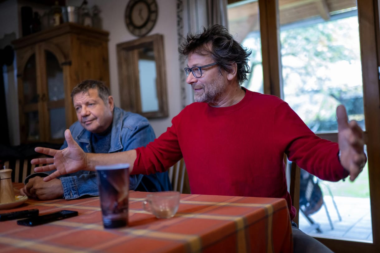 Emlékeznek a Házibuli zenéjére? A Kispál és a Borz is felidézi az új dalában