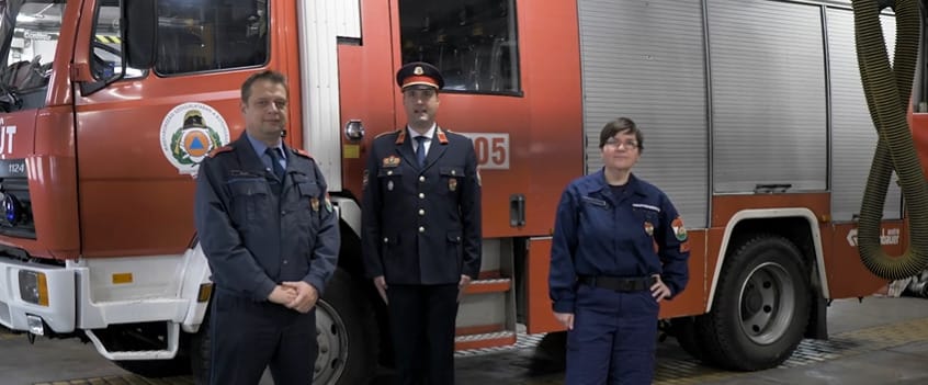 Versben mondják el a tűzoltók, mi az a hidraulikus feszítő-vágó berendezés