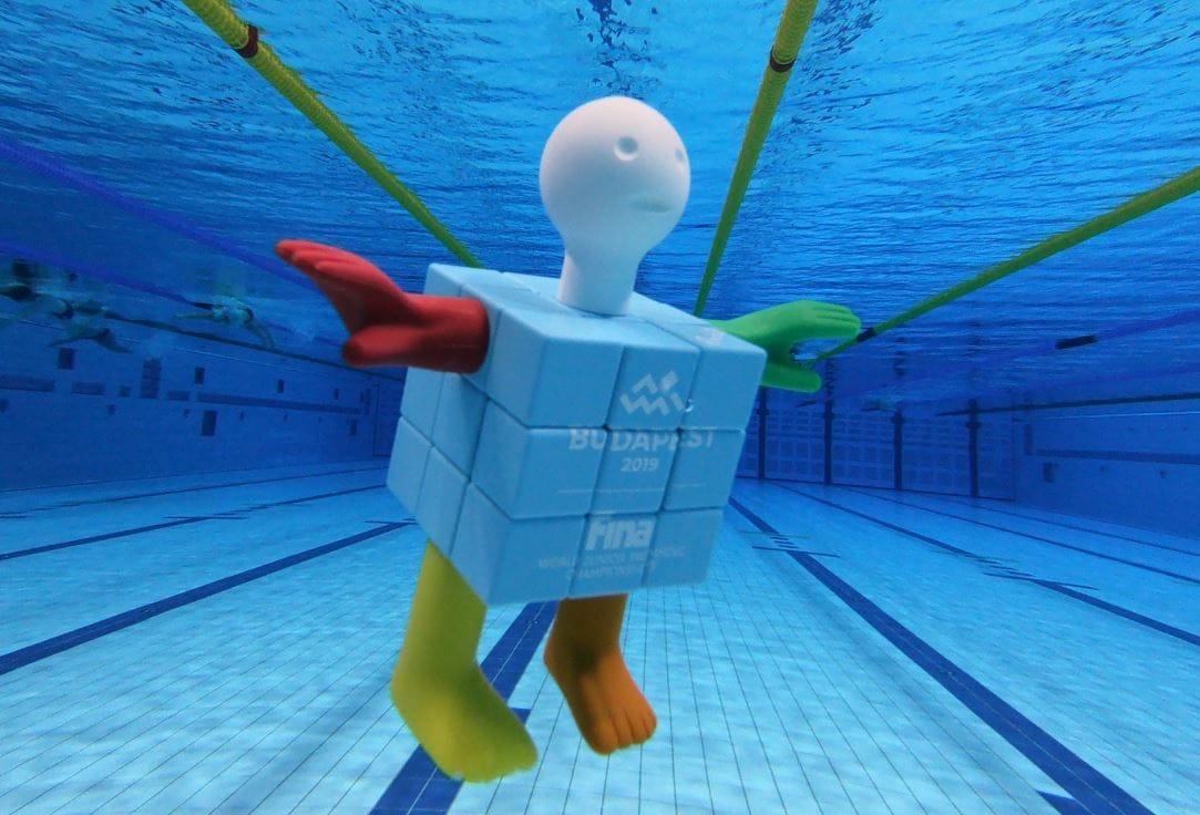 Egy kockaember, Cubeman lett a budapesti junior vizes-vb kabalája – fotók