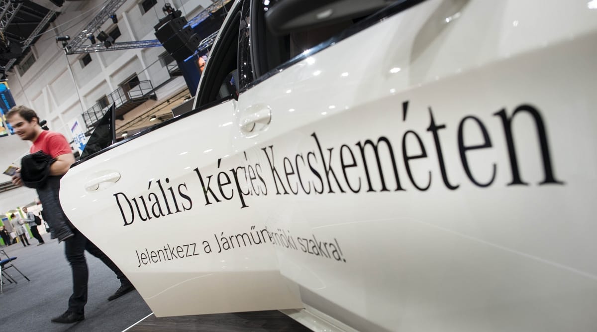 A multiknak képez olcsó munkaerőt a kormány csodaszere