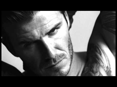 Videó: David Beckham lepipálja a kis Middleton fenekét
