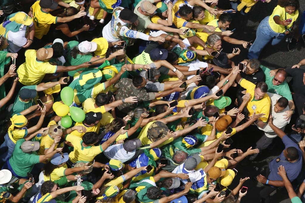 Tízezrek tüntettek Jair Bolsonaro mellett Brazíliában