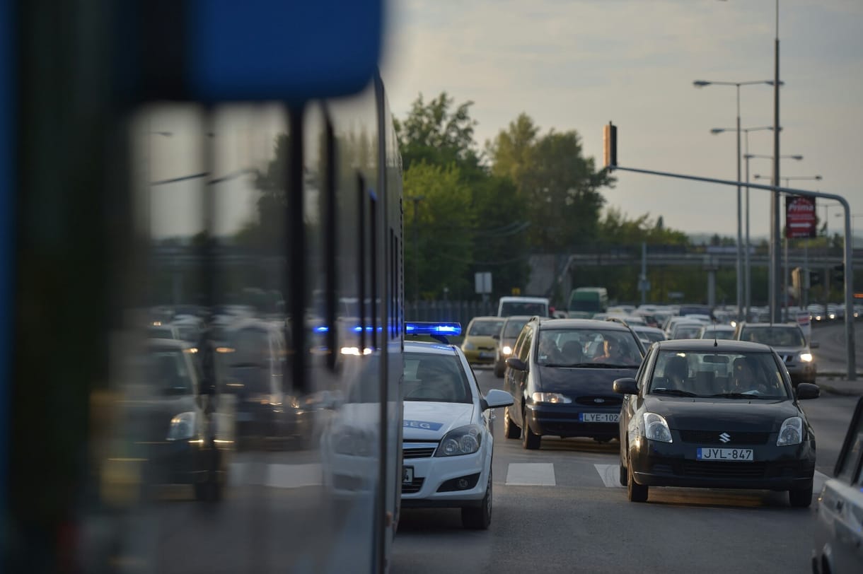 Fotók a Szentendrei úti zárásról