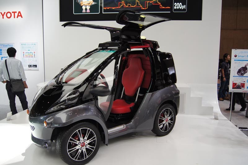Egyszemélyes „autószerűvel” próbálkozik a Toyota