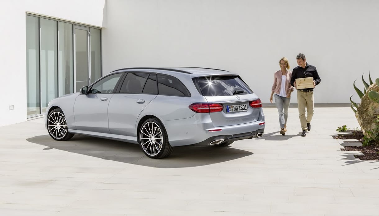 Itt a kombi is az új Mercedes E-osztályból